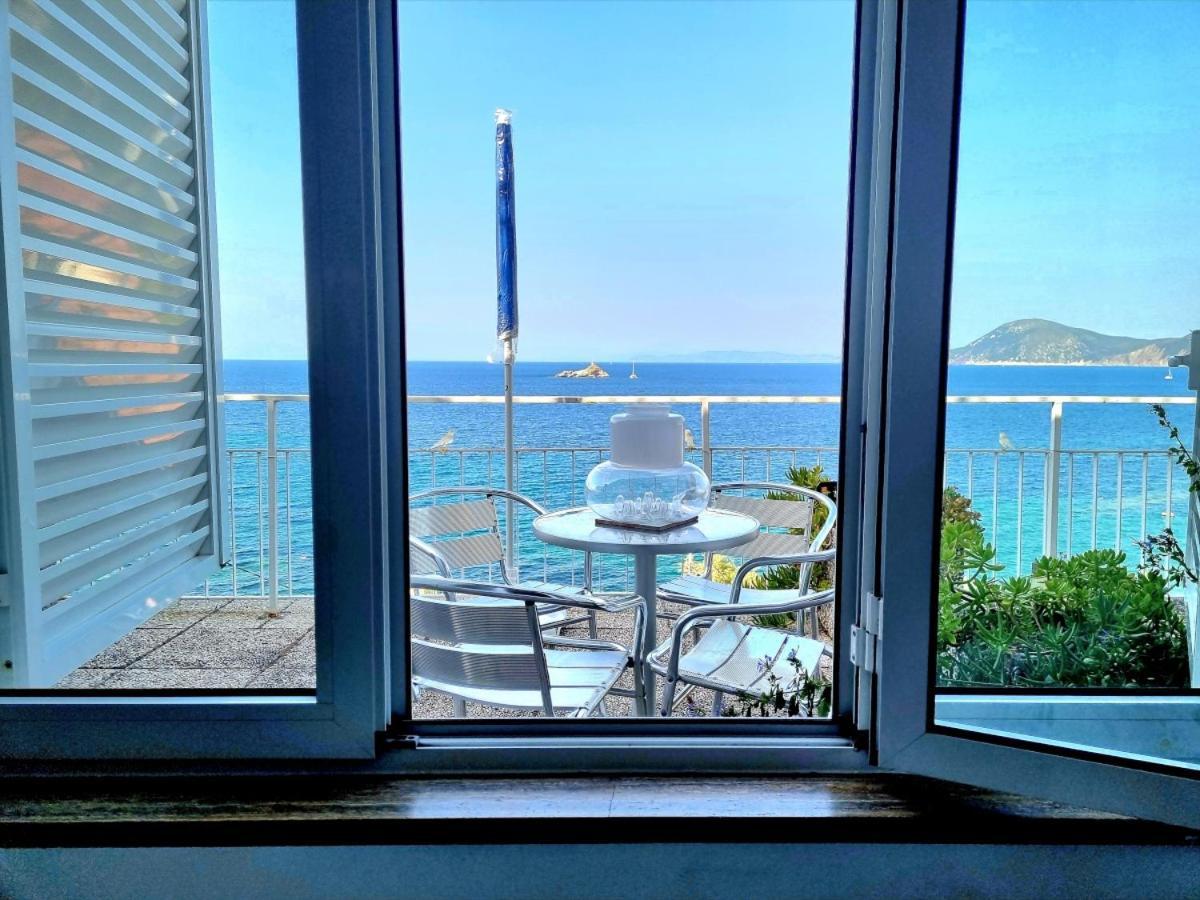 Appartamenti La Terrazza Sulle Ghiaie - Goelba Portoferraio Dış mekan fotoğraf